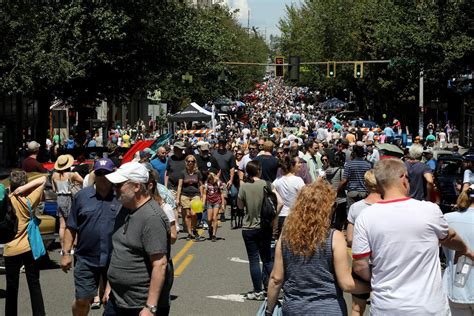 Cars And Crowds Roll In For Greenwood Car Show The Seattle Times