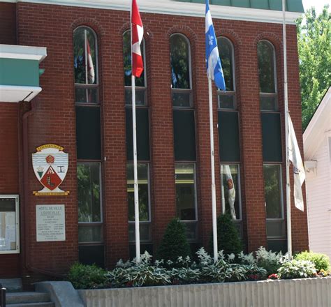 Il décède le 10 octobre 2013 à l'âge de 88 ans. Louiseville met son drapeau en berne - L'Écho de Maskinongé