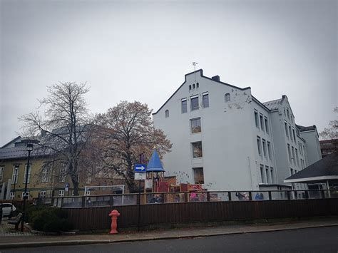 * rødt nivå i videregående skole. Korona, Byskolen | Rødt nivå på sentrumsskole: - Fortsatt ...