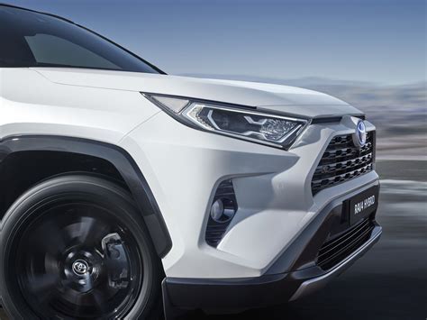 Der Neue Toyota Rav Hybrid Startet Bei Euro