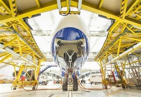 Inside The Airbus A380 The Aircraft With 2 Internal Elevators Simple