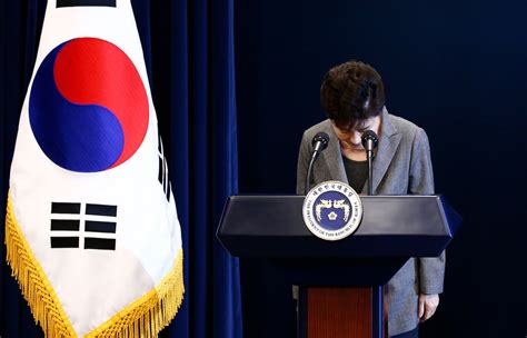 South Korean Prosecutors Request Warrant To Arrest Former President Park The Washington Post
