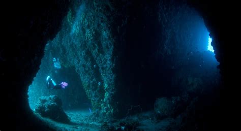 5 Sexist Reasons Underwater Cave Diving Excludes Women Leisurely