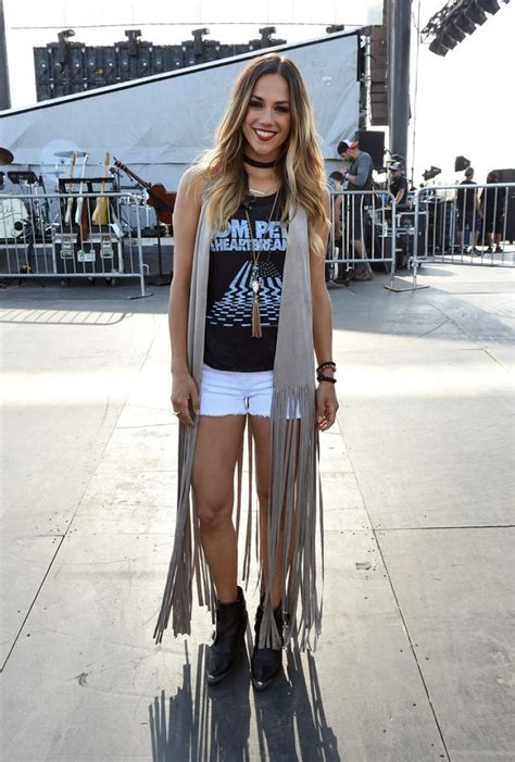 The 21 Best Looks From Stagecoach Country Festival Ever Her Campus