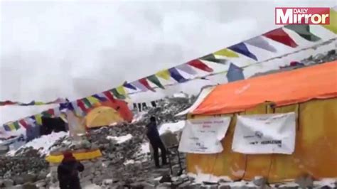 Nepal Earthquake Terrifying Video Shows Moment Avalanche Hits Climbers At Everest Base Camp