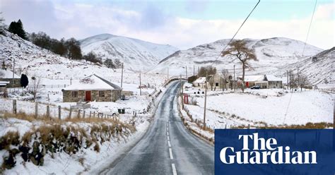 Snowy Weather Hits The Uk In Pictures Uk News The Guardian