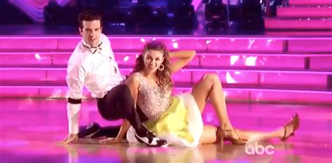 Duck Dynastys Sadie Robertson Makes Finale With Faith On Dwts