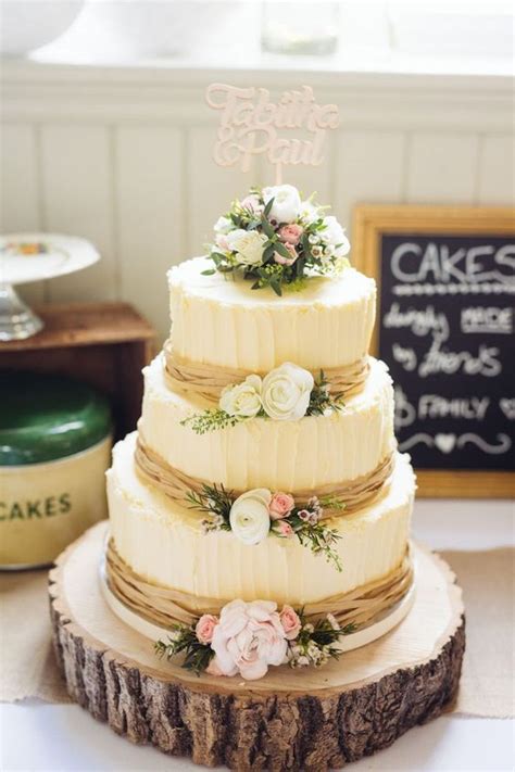 Fall In Love With These 29 Amazing Fall Wedding Cakes Page 3 Of 3 Weddinginclude