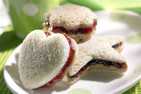 Food Photography Peanutbutter And Jelly Sandwich © Michael Ray Food
