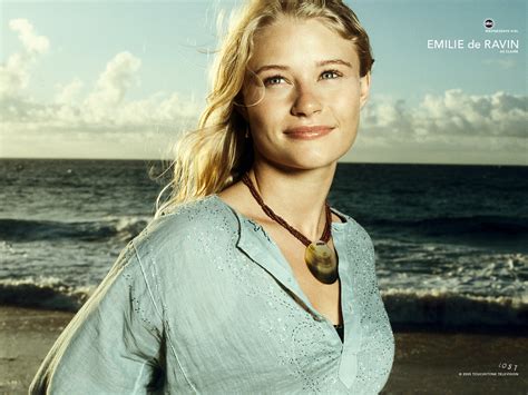Emilie De Ravin As Claire In Lost Wallpapers Hd