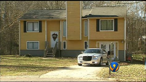 Neighbors Upset About Halfway House For Sex Offenders Wsoc Tv
