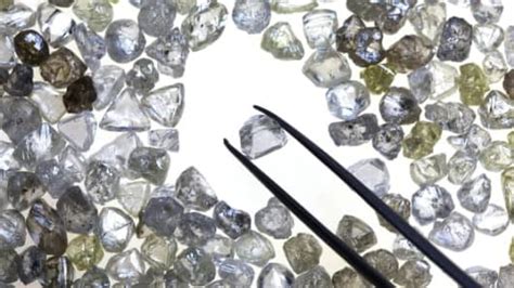 Edited july 27, 2014 by denverappraiser Russian diamond boss warns of fake gem trend