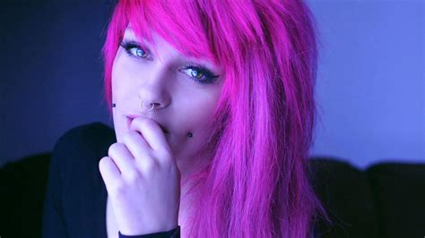 emo girl wallpaper hair face purple lip pink 739968 wallpaperuse