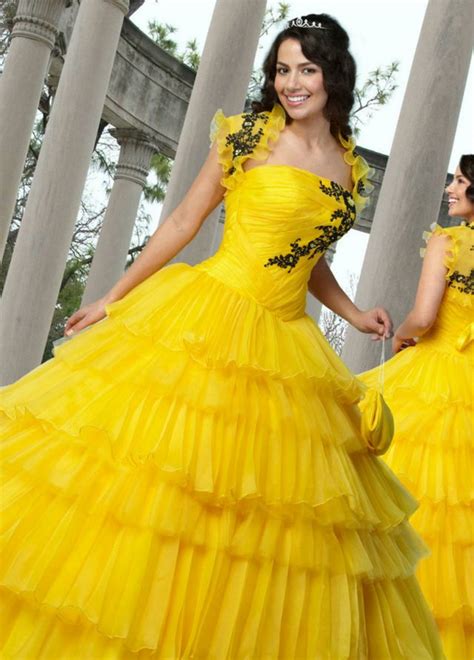 Celebrities who wore coloured wedding dresses: Yellow Wedding Dresses