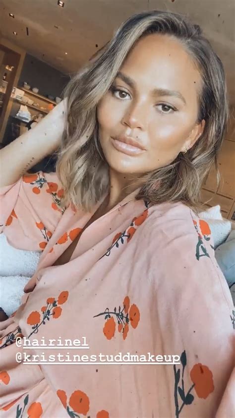 Последние твиты от chrissy teigen (@chrissyteigen). Chrissy Teigen Just Debuted the Haircut of the Summer - E ...