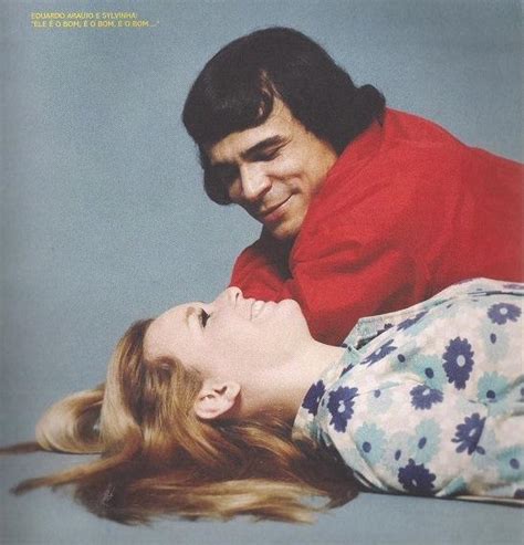 Página dedicada a carreira do músico e compositor brasileiro eduardo araujo. Pode vir quente com Eduardo Araújo & Sylvinha | Esquina ...