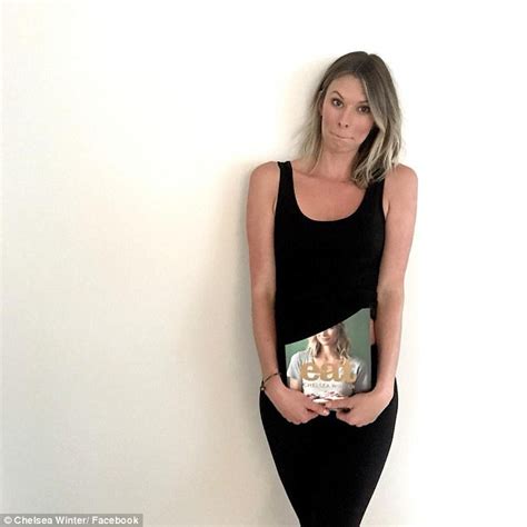 Celebrity Chef Chelsea Winters Pregnancy Hint Upsets Fans Daily Mail