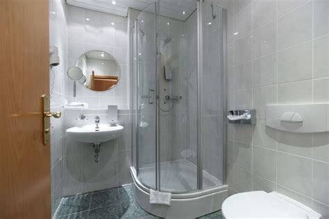 Those that have several things to keep and store in the bathroom know that storage is an issue, especially when you barely have room for your necessities. Small shower ideas for bathrooms with limited space