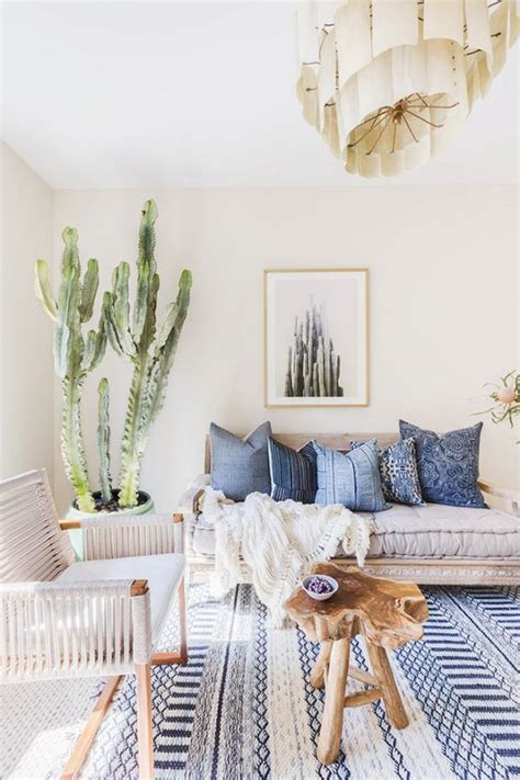 We begin with a bohemian inspired minimalist living room (image credit: Get the boho chic look - 32 bohemian interior design ideas ...