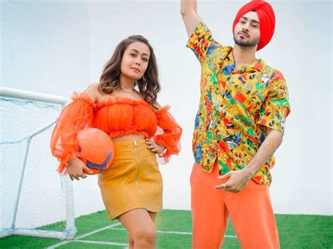 Neha Kakkar And Rohanpreet Singhs ‘khad Tainu Main Dassa Is A Dose Of Cuteness Punjabi Movie