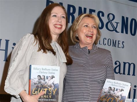 Interview über Ihre Produktionsfirma Hillary Und Chelsea Clinton Auftritt Bei Tv Konferenz In