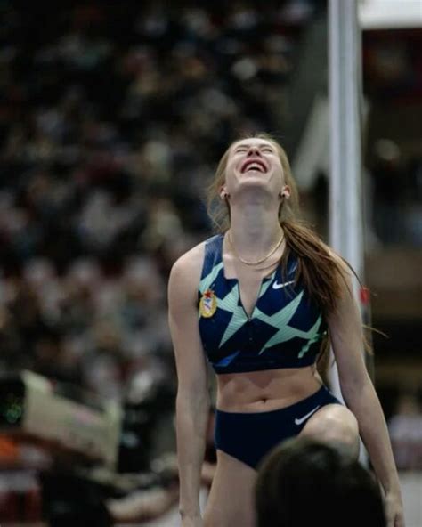 How Tall Is Russian Pole Vaulter Polina Knoroz Starsgab