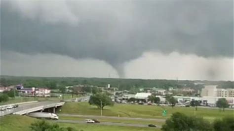Tornado touches down in Bryan, Texas, sending debris in ...