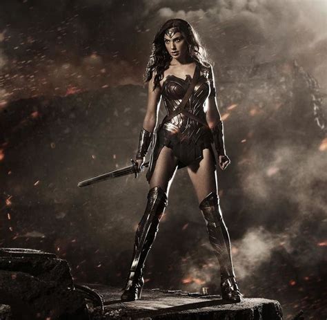 Gal Gadot Reveals First Look At Wonder Woman 2 Costume Huffpost