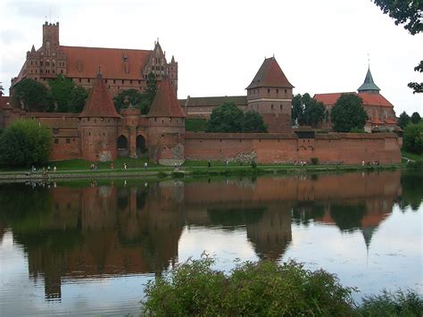 Elevatia medie este de 175m. Polonia - Castello a Marbork - Viaggi, vacanze e turismo ...