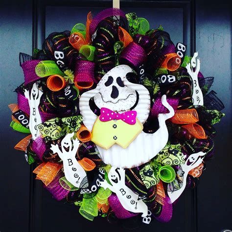 Halloween Ghost Wreath | Wreath designs, Wreaths, Halloween wreath