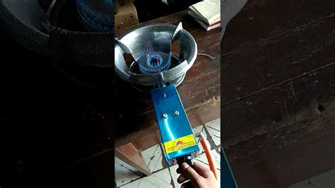 Gerobak ini dilengkaoibdengan dua tungku untuk kompor gas dan tempat penyimpanan tabung gas. Kompor gas High Pressure api besar cocok buat usaha pecel ...