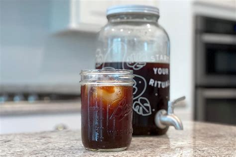 How To Make The Perfect Cold Brew Coffee At Home Pull And Pour Coffee