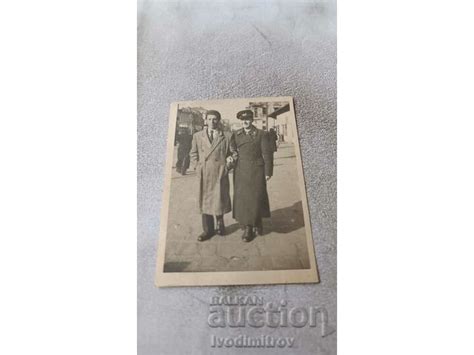 Снимка София Железничар и мъж на разходка Стари снимки Изделия от хартия balkanauction