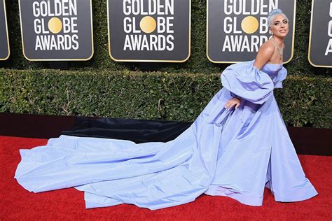 Golden Globes Red Carpet 2021 Live See Every Red Carpet Look At The