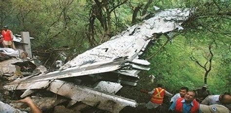 Delapan Tahun Lalu Pesawat Sukhoi Superjet Menghantam Gunung Salak