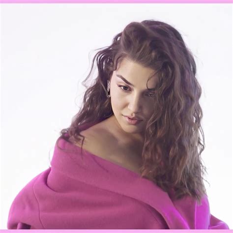 Maybe you would like to learn more about one of these? صور الممثله هانده ارتشيل وهي حزينه وعليها كتابه - Ù‡Ø§Ù†Ø ...