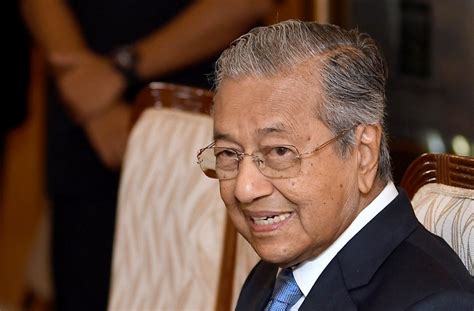 Muhyiddin, 72 tahun, mengangkat sumpah jawatan sebagai perdana. Senarai Menteri kabinet pakatan harapan 2018 - Trending Now