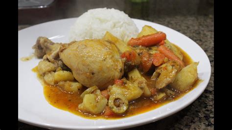 We're cooking up a huge pot of rice and beans in the chili pepper madness kitchen today, my friends! WHITE RICE WITH BEANS AND STEWED CHICKEN. THAT IS WHAT I ...