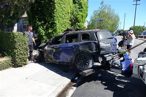 Neighbor Watched Anne Heche Burn Up Inside Wrecked Car Patabook News
