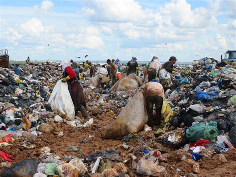 As A Massive Garbage Dump Closes In Brazil Trash Pickers Face An