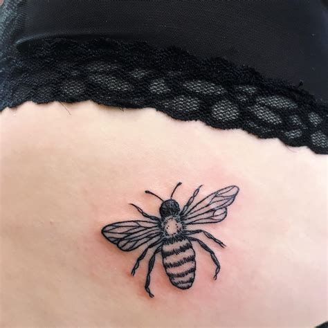Honey Bee Tattoo Done By Donna At Deluxe Tattoo In Chicago Tattoos