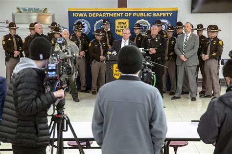 Authorities: Iowa patrol trooper slain amid violent standoff | AP News