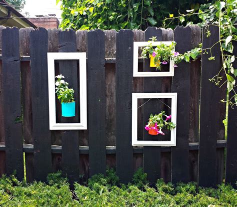 8 Unusual Ways To Make Your Garden Fence As Eye Catching As Possible