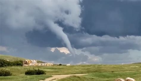 Three Tornadoes Touch Down In Southern Sask 980 Cjme