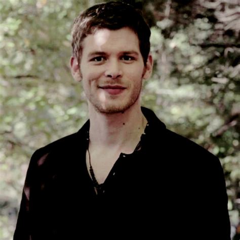 In addition, he is extremely confident. klaus mikaelson twitter pack | Tumblr