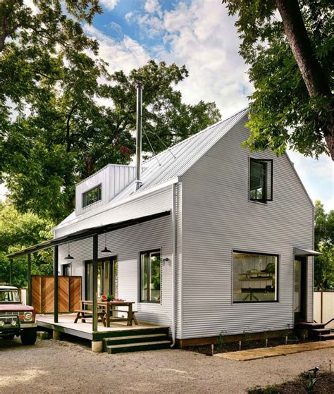 Small Energy Efficient Farmhouse In Austin Designed For A Bachelor