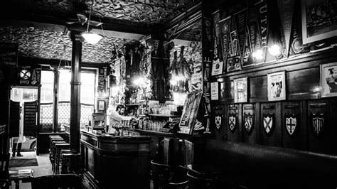 Harrys New York Bar In Paris Turns