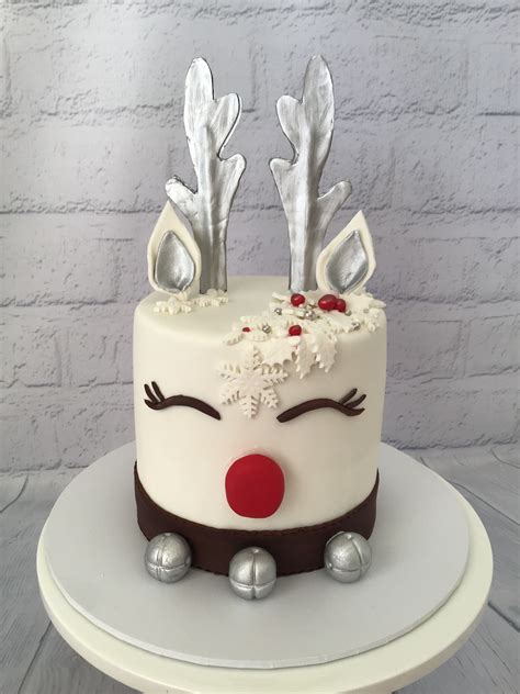 Order your christmas cake in california, loa angeles at cocoa noir cafe. Reindeer Christmas cake #reindeerchristmas in 2020 (With images) | Christmas cake designs ...