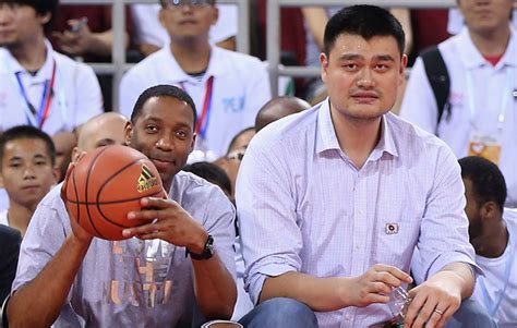 Heres Yao Ming Making People Look Insanely Short For The Win