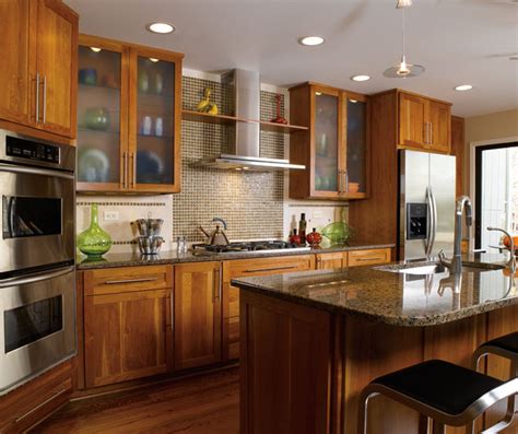 Some trademark characteristics of shaker kitchen cabinets include flat paneled doors with rail frames, sturdy construction with quality wood, and utilitarian designs. Contemporary Shaker Kitchen Cabinets - Decora